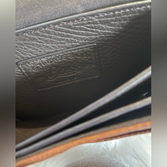 Crossbody bag brown NWOT GH Bass & Co - Picture 3 of 4